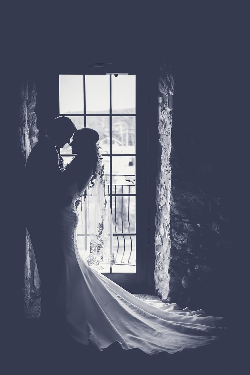 Wedding couple in a garden